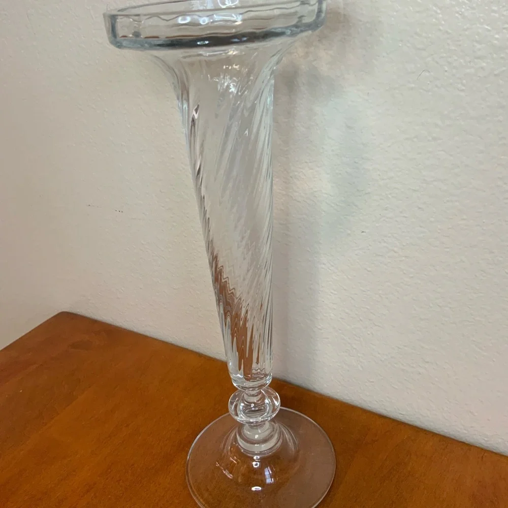 Stunning Mikasa Crystal Spiral Vase - Great Condition